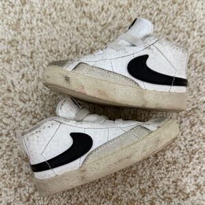 Nike Kids White and Black Sneakers